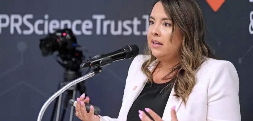 Andreica-Maldonado-directora-Programa-de-Subvenciones-para-Investigacion-FCTIPR-820x394