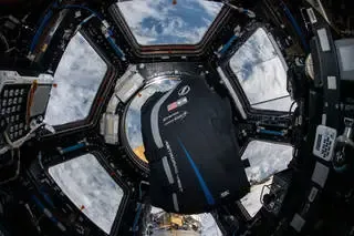 imgi_3_01_iss061e145988_astrorad_vest