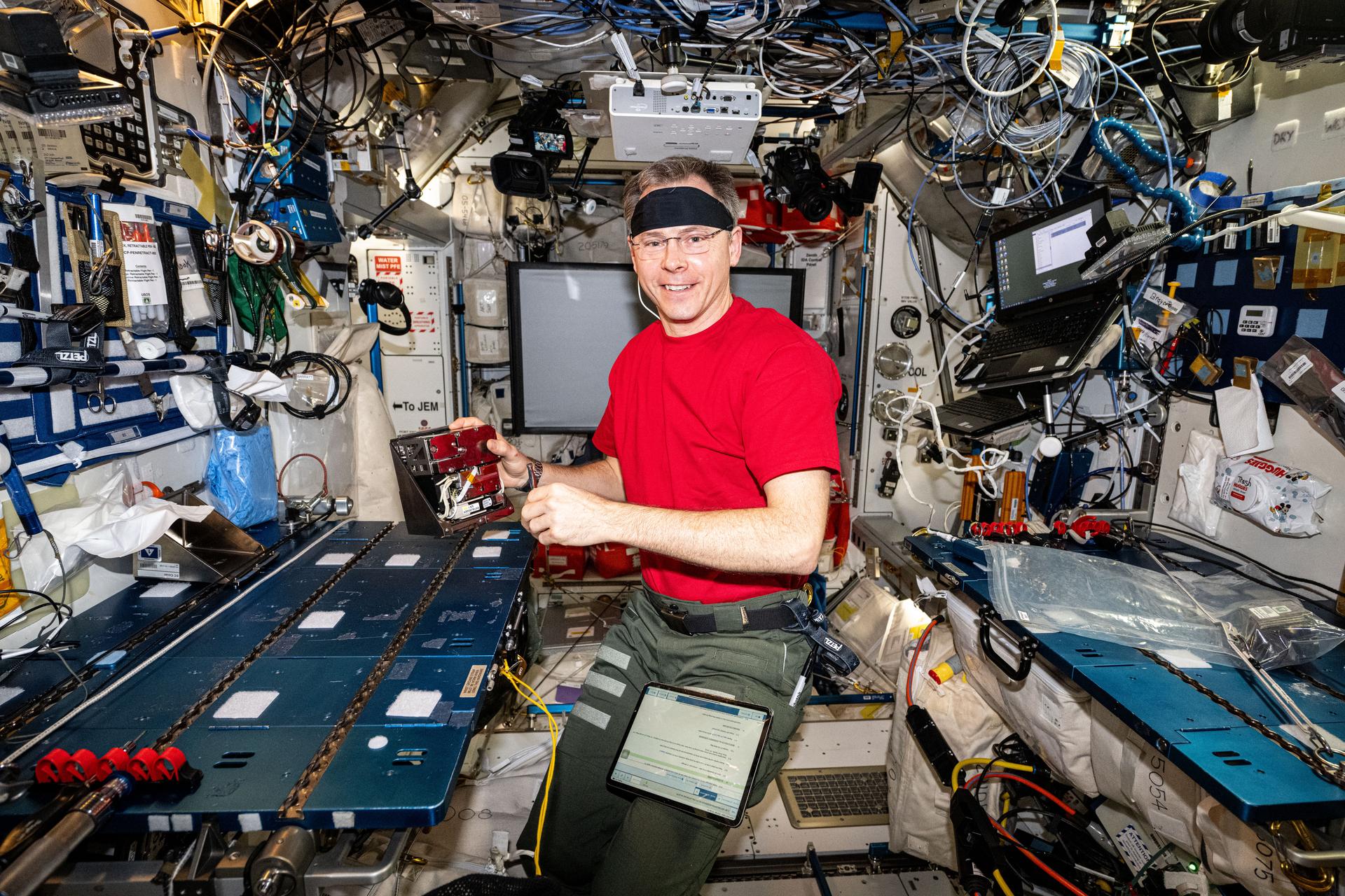 iss072e452598~large