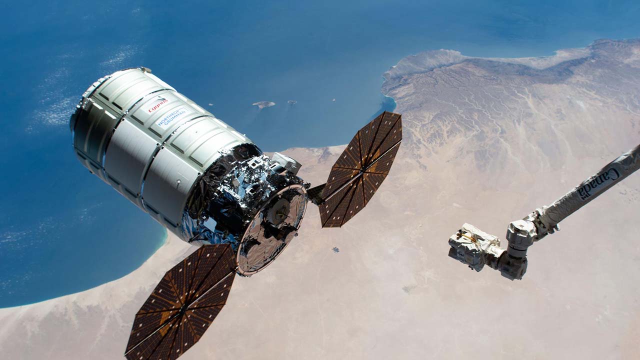 ng17-cygnus-approaches-iss