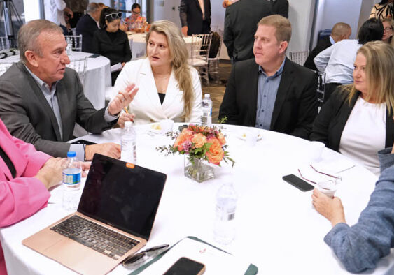 Lucy-Crespo-Manuel-Cidre-y-grupo-de-Rhodium-Scientific-820x394